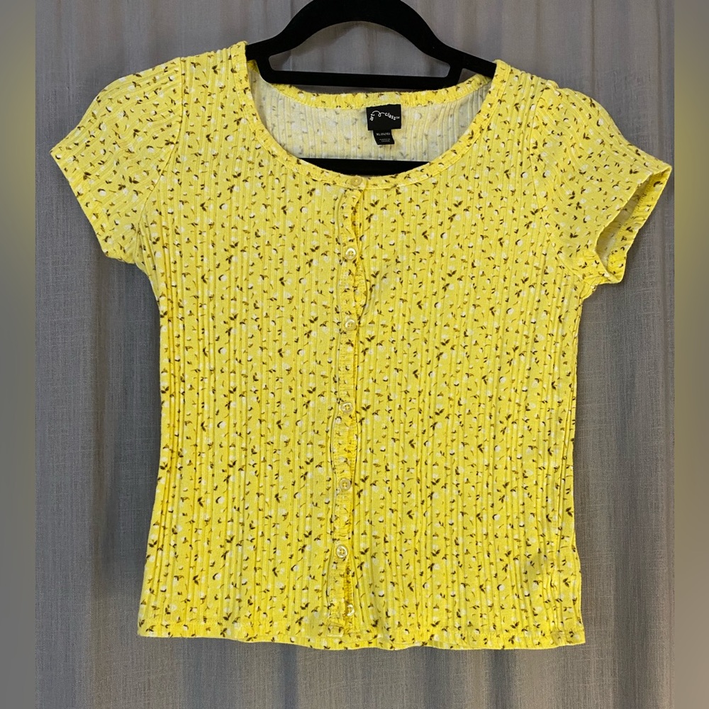 Art class Yellow💛 Short sleeve T shirt button up